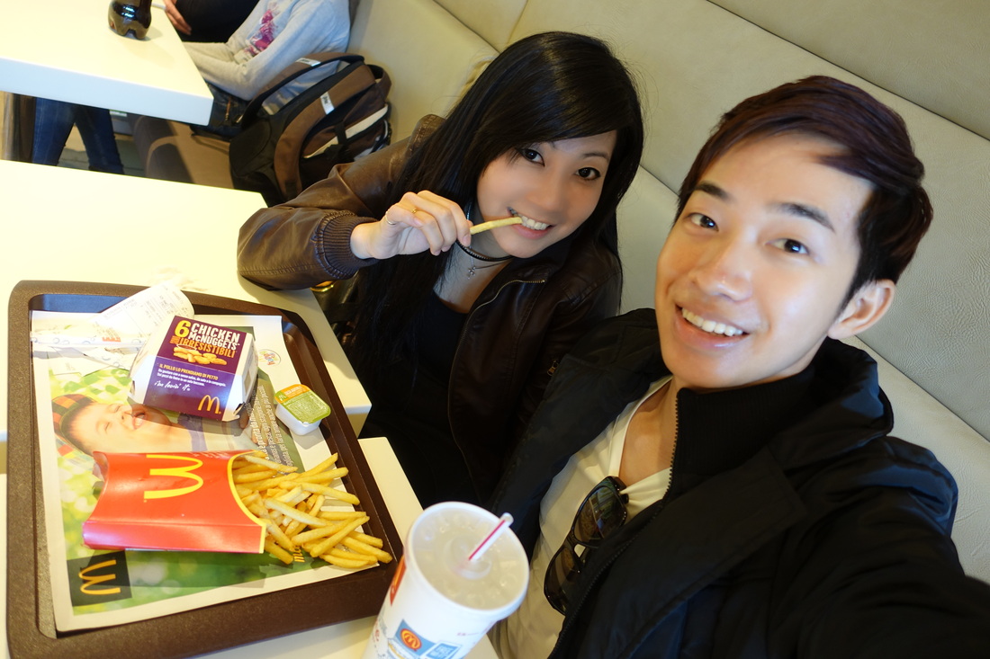 Milton Goh and Amilee Kang trying McDonald's in Rome! It tastes better than Singapore!