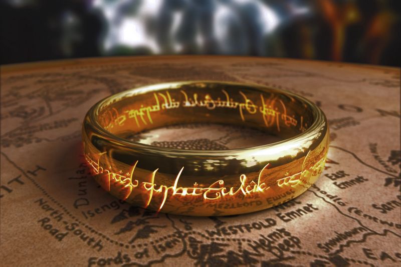 The One Ring with beautiful Diecast Metal Display